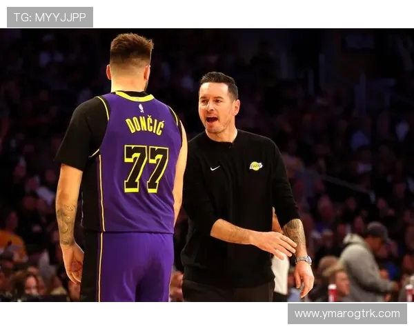 东契奇无碍破悬念！詹姆斯掌舵湖人定攻防新策